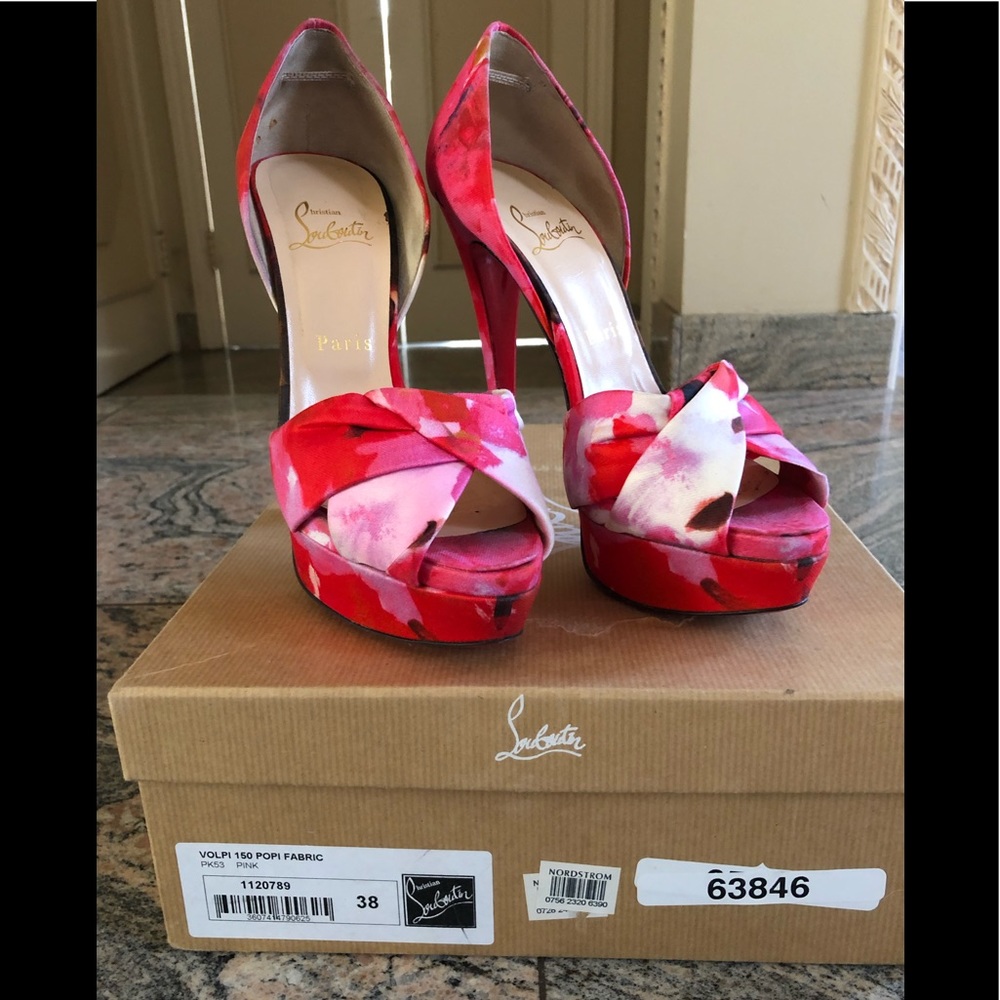 💯 authentic Christian Louboutin Heels